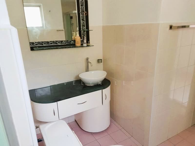 Rumah Teres untuk Disewa di Taman Bukit Permata (Selayang) - Evelyn Lee - Bathroom - PropertyGuru.com.my