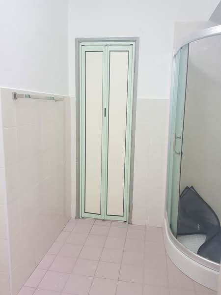 Rumah Teres untuk Disewa di Taman Bukit Permata (Selayang) - Evelyn Lee - Bathroom - PropertyGuru.com.my