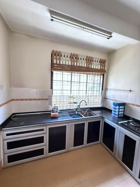 Rumah Teres 2-Tingkat untuk Dijual di Ulu Tiram (Johor) - Karl Lim - Kitchen - PropertyGuru.com.my