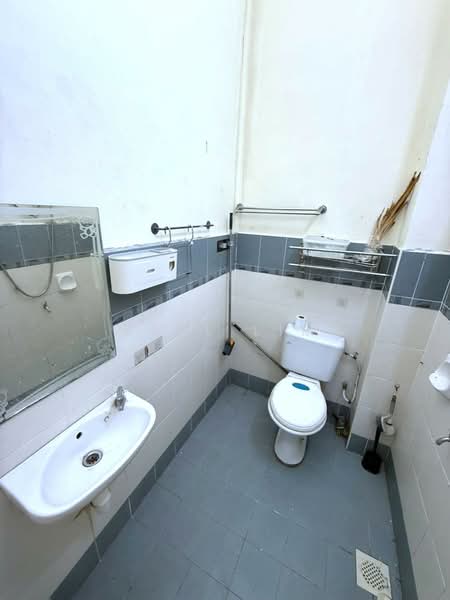 Rumah Teres 2-Tingkat untuk Dijual di Ulu Tiram (Johor) - Karl Lim - Bathroom - PropertyGuru.com.my