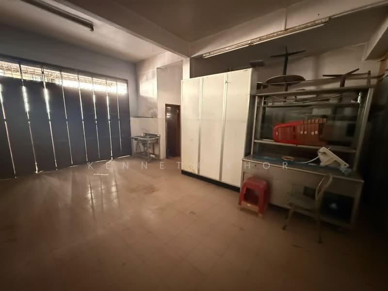 Shop for Rent in Taman Puteri Wangsa (Ulu Tiram) - Kenneth Khor - Interior - PropertyGuru.com.my