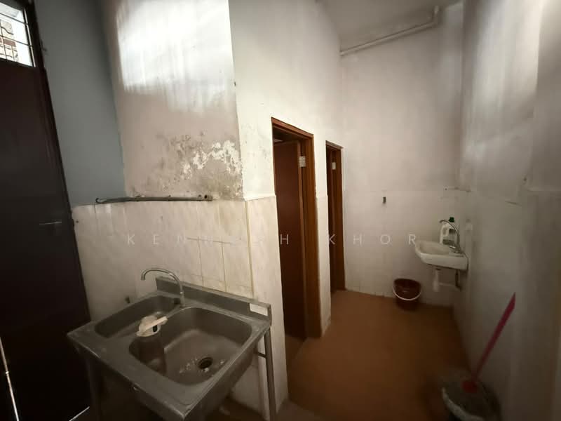 Shop for Rent in Taman Puteri Wangsa (Ulu Tiram) - Kenneth Khor - Interior - PropertyGuru.com.my