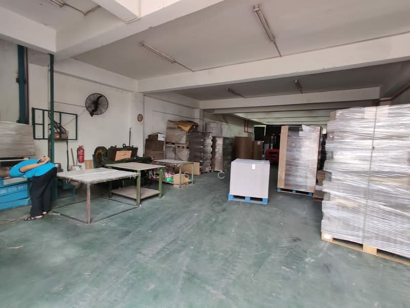 Terrace Factory for Sale in Kawasan Perindustrian Bukit Serdang (Seri Kembangan) - Dennis Chang - Interior - PropertyGuru.com.my
