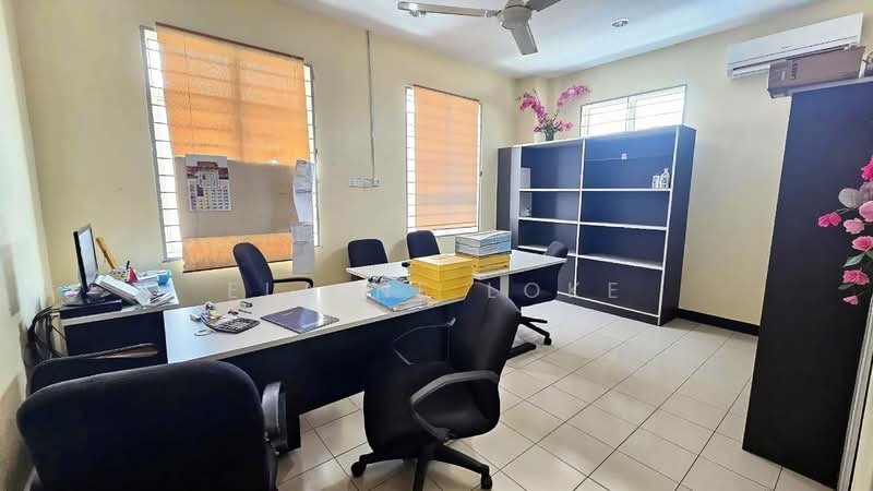 Shop / Office untuk Dijual di Seksyen 1 (Petaling Jaya) - Elaine Loke - Study - PropertyGuru.com.my