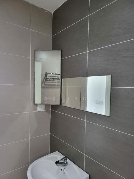 Condominium for Sale at Skyvilla @ D'Island - Max Teoh - Bathroom - PropertyGuru.com.my