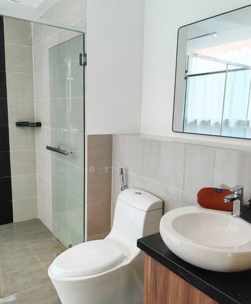 Servis Apartment untuk Dijual di Bangsar Trade Centre - Albert Ho - Bathroom - PropertyGuru.com.my