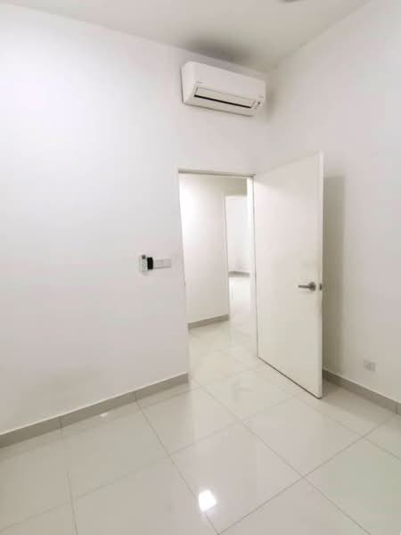 Service Residence for Sale at 8 Kinrara - Mak Oliver - Interior - PropertyGuru.com.my