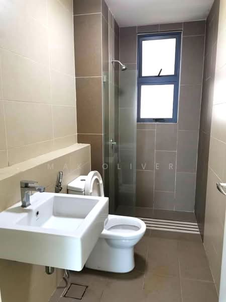 Service Residence for Sale at 8 Kinrara - Mak Oliver - Bathroom - PropertyGuru.com.my