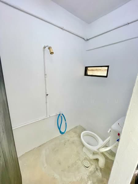 Rumah Teres 2 Tingkat untuk Dijual di Taman Desa Jaya (Johor Bahru) - Chen Shieh Yu - Bathroom - PropertyGuru.com.my