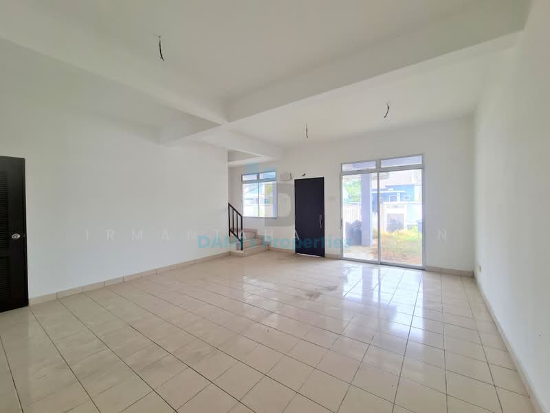 Rumah Teres 2 Tingkat untuk Dijual di Telok Panglima Garang (Selangor) - Irmantaha Tamin - Living Room - PropertyGuru.com.my