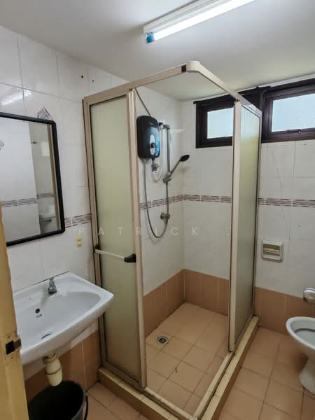 Condominium for Sale at E-Park Condominium - Patrick . - Bathroom - PropertyGuru.com.my