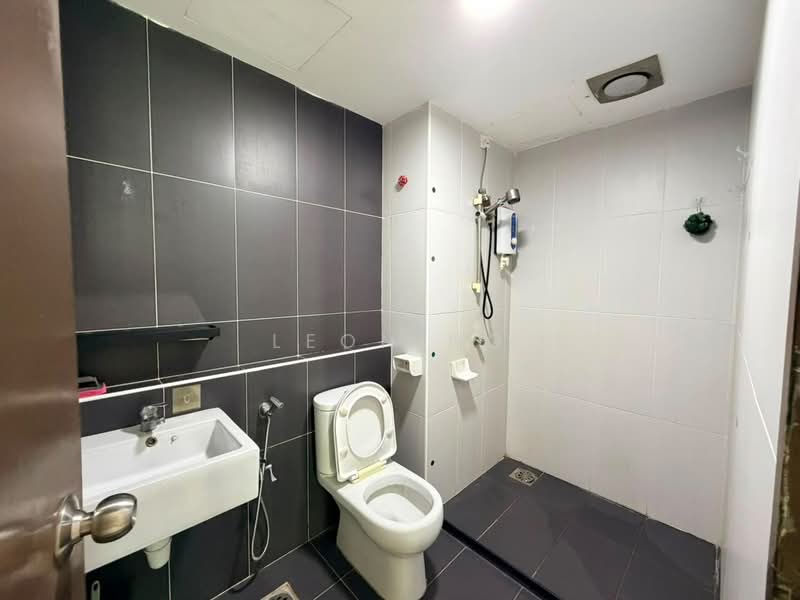 Service Residence for Sale at The Garden Residences - Leon Ng - Bathroom - PropertyGuru.com.my
