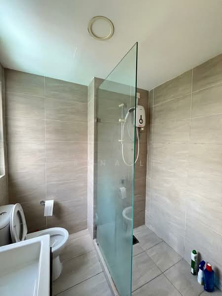 Servis Apartment untuk Disewa di Maisson - Serena Lee - Bathroom - PropertyGuru.com.my