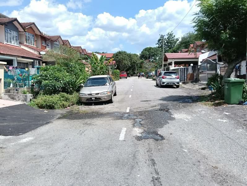 2-storey Terraced House for Sale in Desa Coalfields (Sungai Buloh) - Rohana Ishak - Exterior - PropertyGuru.com.my