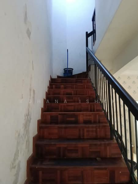 2-storey Terraced House for Sale in Desa Coalfields (Sungai Buloh) - Rohana Ishak - Corridor - PropertyGuru.com.my