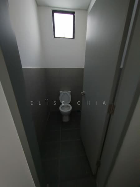 Shop / Office for Rent in Austin Crest (Johor Bahru) - Elise Chia - Bathroom - PropertyGuru.com.my