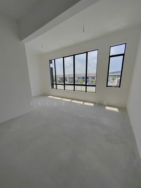 Shop / Office for Rent in Austin Crest (Johor Bahru) - Elise Chia - Interior - PropertyGuru.com.my