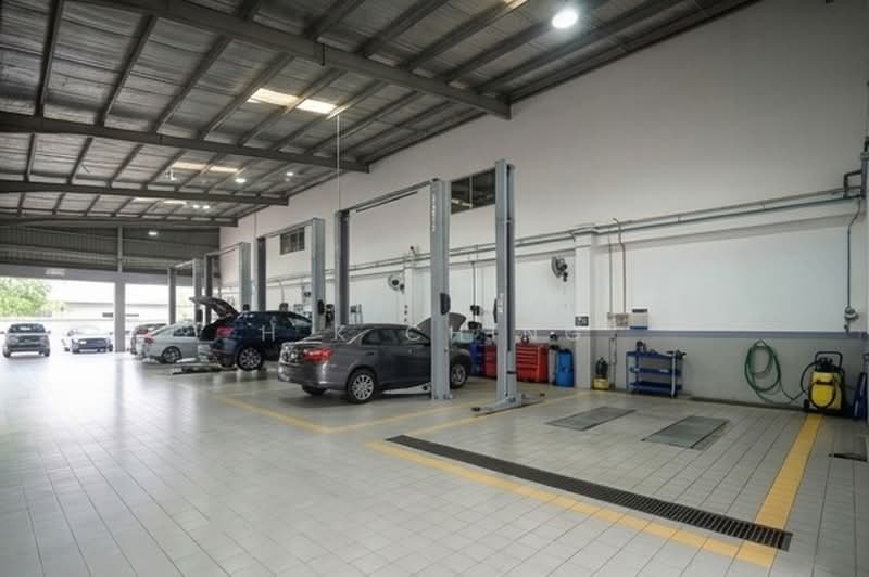 Kedai untuk Disewa di Kota Warisan (Sepang) - H.K Ching - Car Park - PropertyGuru.com.my