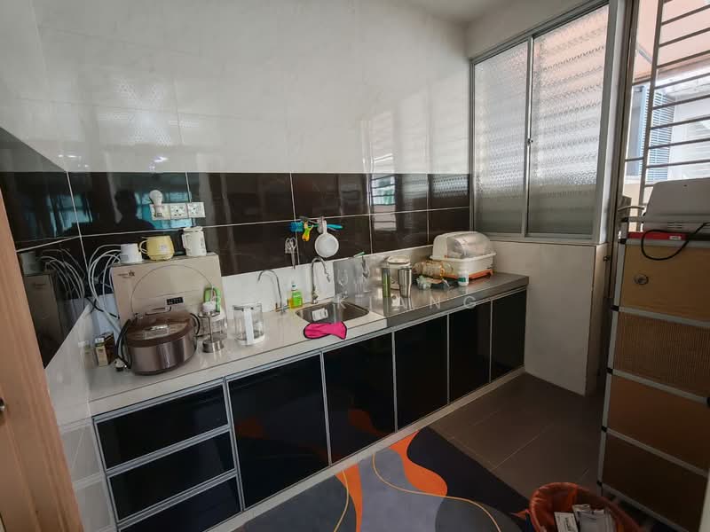 Cluster House for Sale in Taman Gaya (Ulu Tiram) - Ray Kiang - Kitchen - PropertyGuru.com.my