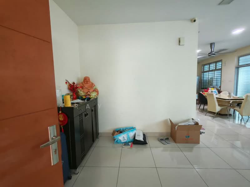 Cluster House for Sale in Taman Gaya (Ulu Tiram) - Ray Kiang - Entrance - PropertyGuru.com.my