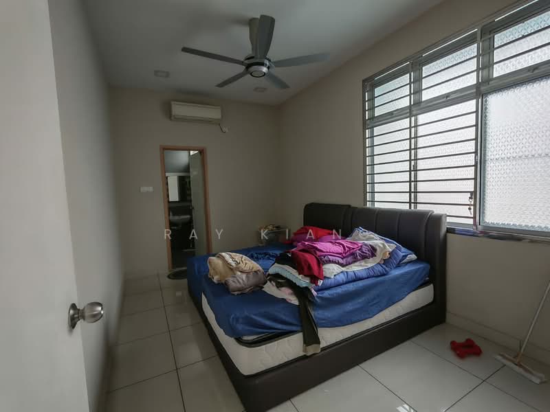 Cluster House for Sale in Taman Gaya (Ulu Tiram) - Ray Kiang - Bedroom - PropertyGuru.com.my