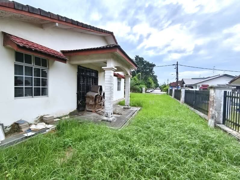 Rumah Teres 1-Tingkat untuk Dijual di Taman Sutera (Johor Bahru) - Karl Lim - Exterior - PropertyGuru.com.my