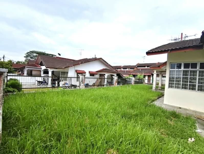Rumah Teres 1-Tingkat untuk Dijual di Taman Sutera (Johor Bahru) - Karl Lim - Exterior - PropertyGuru.com.my