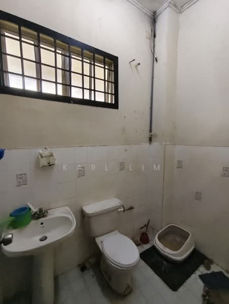 Rumah Teres 1-Tingkat untuk Dijual di Taman Sutera (Johor Bahru) - Karl Lim - Bathroom - PropertyGuru.com.my