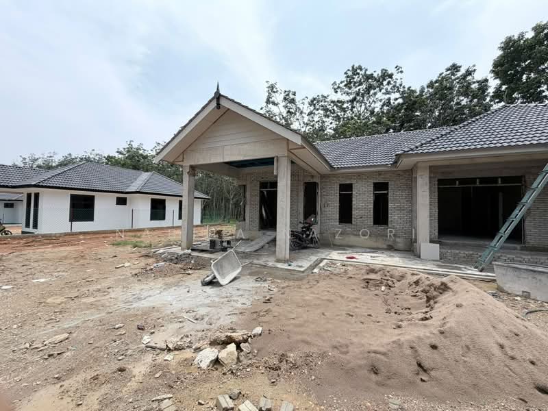 Rumah Banglo untuk Dijual di Labok (Kelantan) - Nabila Nazori - Exterior - PropertyGuru.com.my