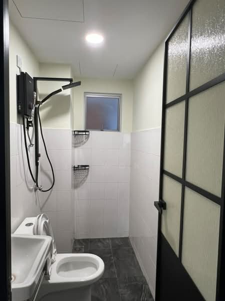 Kondominium untuk Disewa di Casa Idaman - YY Wong - Bathroom - PropertyGuru.com.my