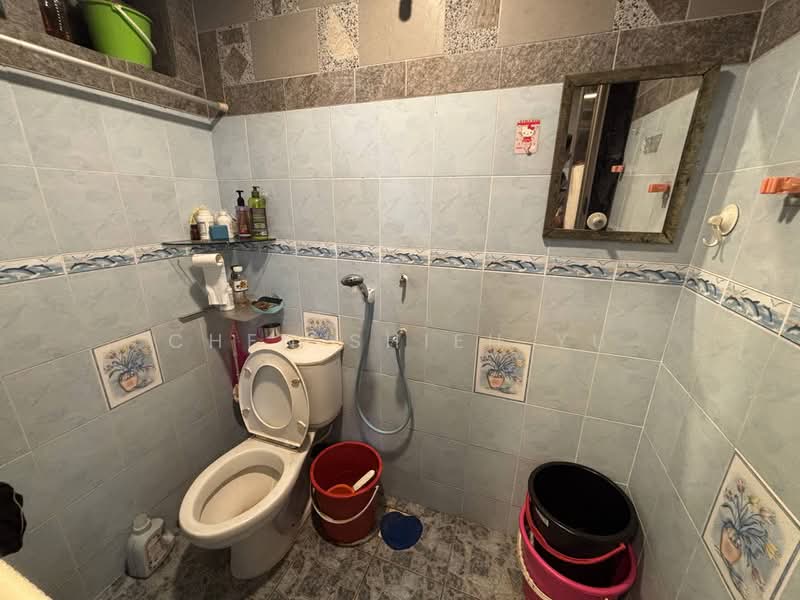 Apartment for Sale at Sri Awana Townhouse - Chen Shieh Yu - Bathroom - PropertyGuru.com.my