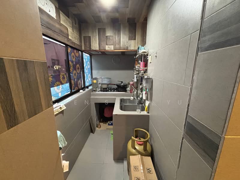 Apartment for Sale at Sri Awana Townhouse - Chen Shieh Yu - Kitchen - PropertyGuru.com.my