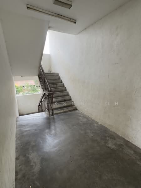 Apartment for Sale at Seri Ayu Apartment - Brackson Loh - Corridor - PropertyGuru.com.my