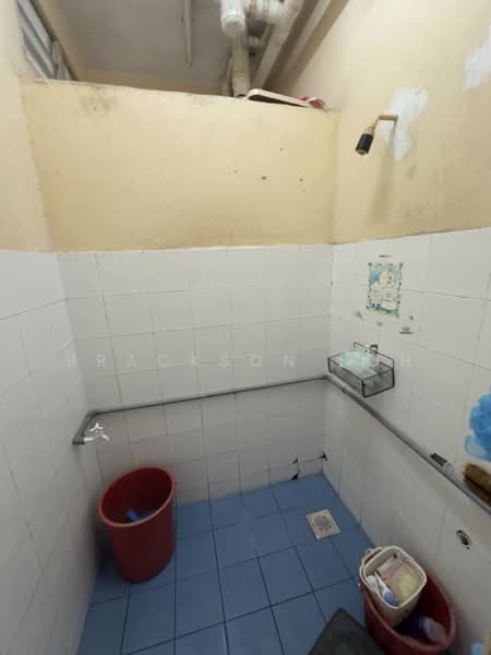 Apartment for Sale at Seri Ayu Apartment - Brackson Loh - Bathroom - PropertyGuru.com.my