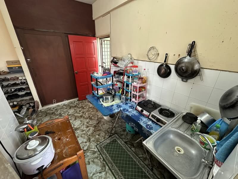 Apartment for Sale at Seri Ayu Apartment - Brackson Loh - Kitchen - PropertyGuru.com.my