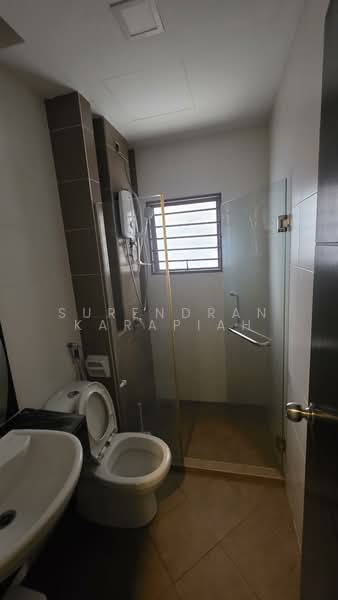 Pangsapuri untuk Disewa di Desa Idaman Residences - Surendran Karapiah - Bathroom - PropertyGuru.com.my