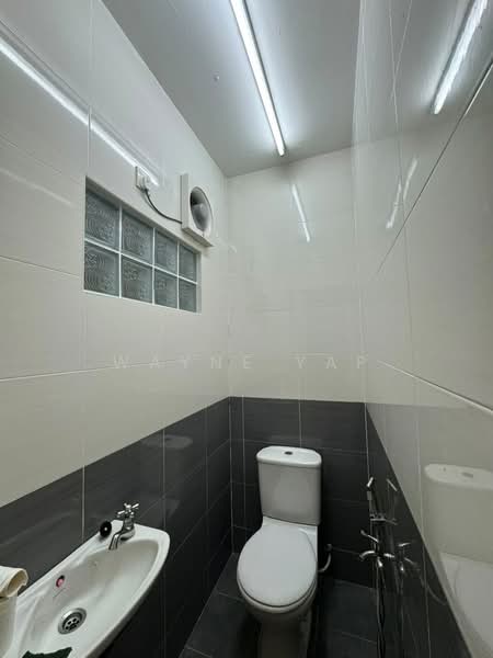 Rumah Teres 3-Tingkat untuk Disewa di Ampang (Selangor) - Wayne Yap - Bathroom - PropertyGuru.com.my