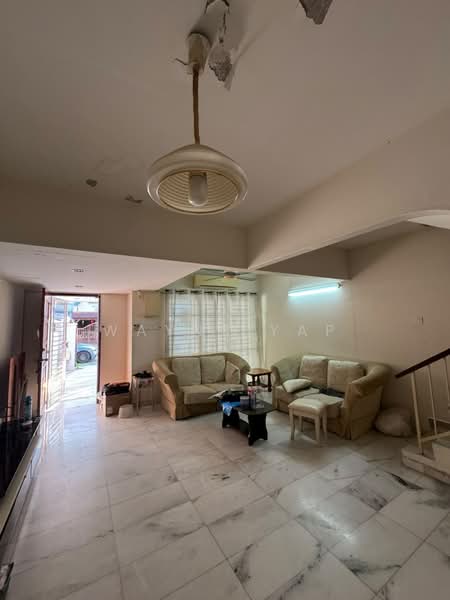 Rumah Teres 3-Tingkat untuk Disewa di Ampang (Selangor) - Wayne Yap - Living Room - PropertyGuru.com.my