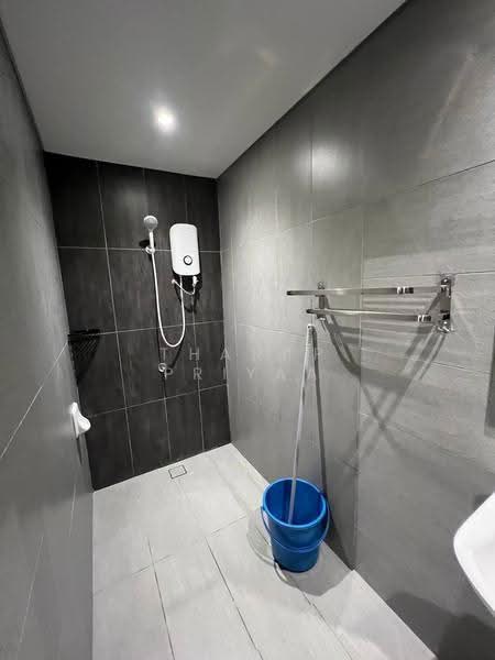 Service Residence for Rent at The New Duo @ Edumetro - Thanap Priyaa - Bathroom - PropertyGuru.com.my