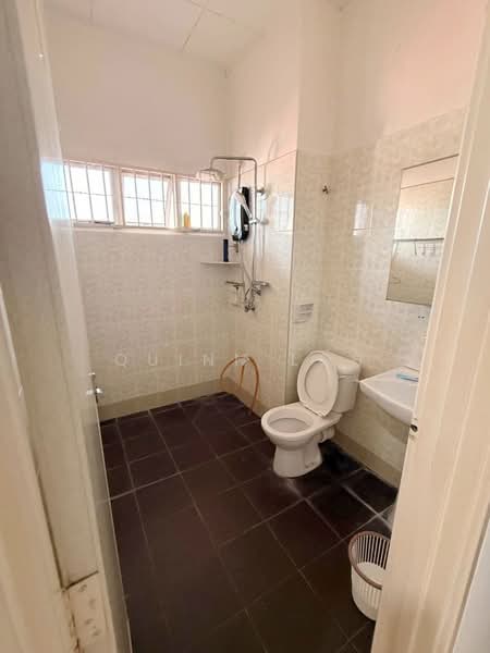 Rumah Teres 2 Tingkat untuk Disewa di Taman Jernih (Bukit Mertajam) - Quinn Loh - Bathroom - PropertyGuru.com.my