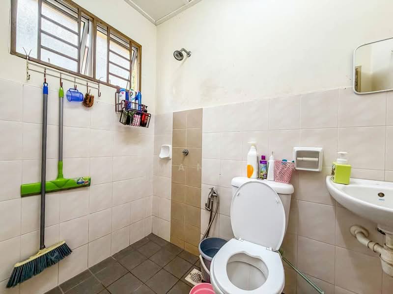 Rumah Teres 2-Tingkat untuk Dijual di Alam Suria (Puncak Alam) - Hazeman Omar - Bathroom - PropertyGuru.com.my