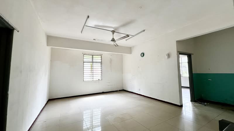 Semi-Detached House for Rent in Bandar Putra Permai (Seri Kembangan) - Sasha Goh - Living Room - PropertyGuru.com.my