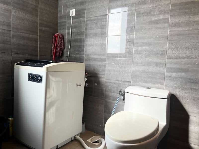 Service Residence for Sale at Symphony Tower (Menara Simfoni) - Lesley Chik - Bathroom - PropertyGuru.com.my