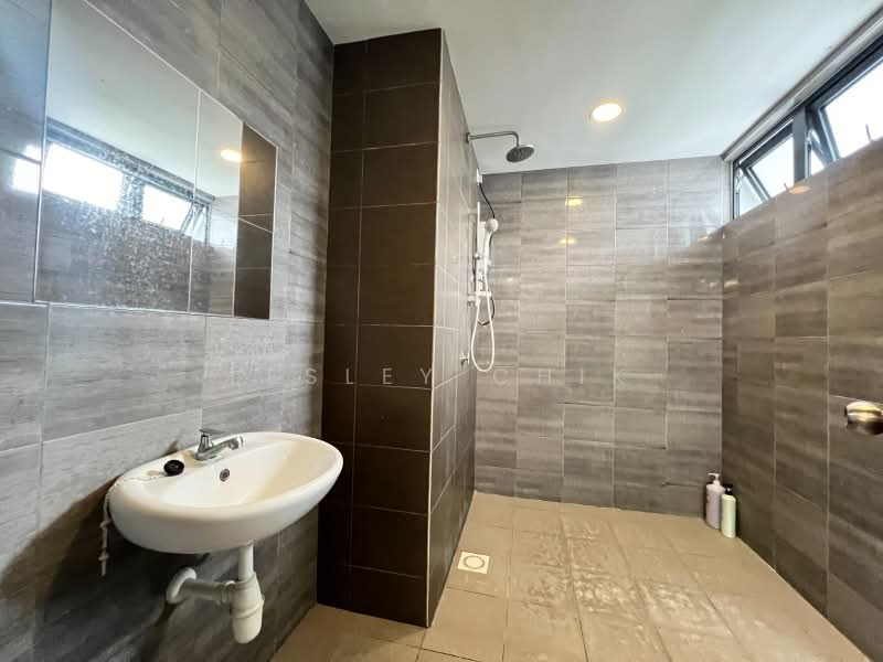 Service Residence for Sale at Symphony Tower (Menara Simfoni) - Lesley Chik - Bathroom - PropertyGuru.com.my