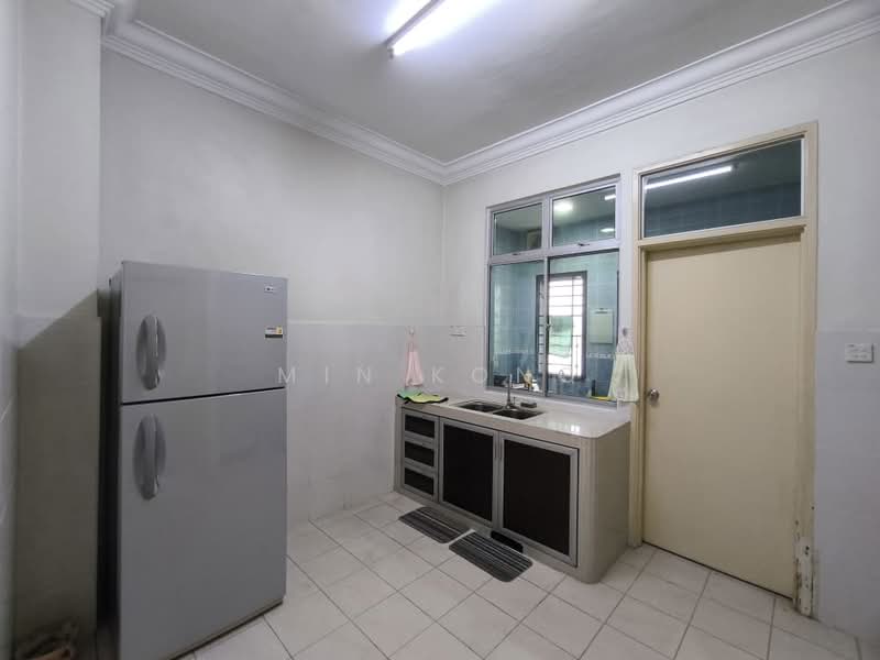 Rumah Teres 2-Tingkat untuk Disewa di Taman Setia Indah (Tebrau) - Min Kong - Kitchen - PropertyGuru.com.my