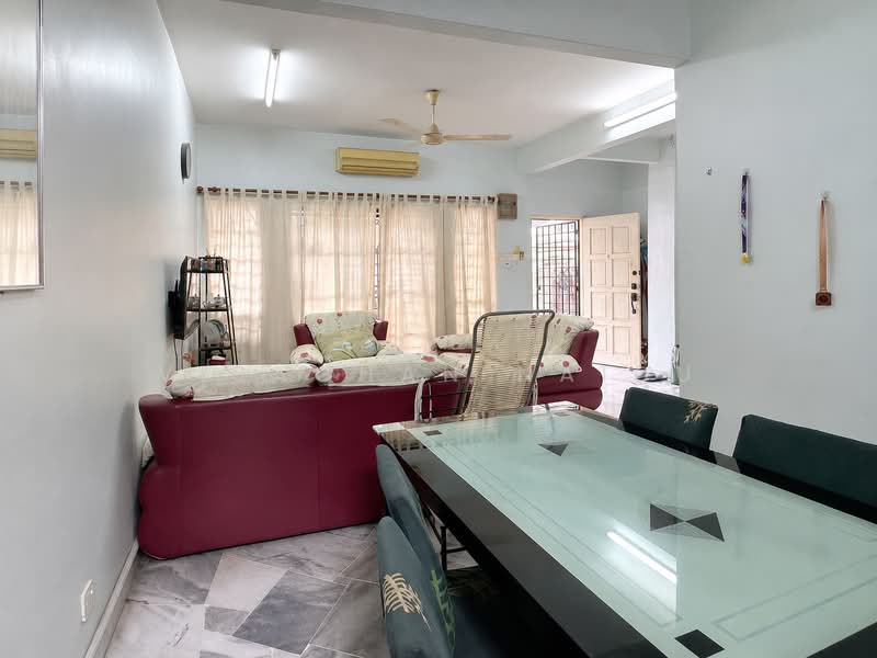 Rumah Teres 2-Tingkat untuk Dijual di USJ (Subang Jaya) - Visaghan Naidu - Living Room - PropertyGuru.com.my