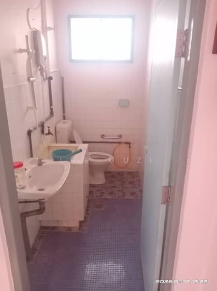 Rumah Berkembar untuk Dijual di Ipoh Garden (Ipoh) - Lee Muzi - Bathroom - PropertyGuru.com.my