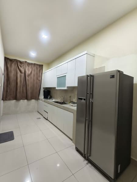 2-storey Terraced House for Rent in Taman Mount Austin (Tebrau) - Max Kan - Kitchen - PropertyGuru.com.my