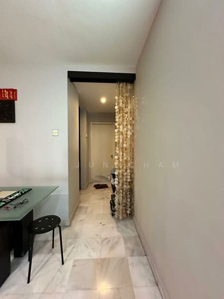 Pangsapuri untuk Dijual di Seri Puri - Yi Jun Cham - Corridor - PropertyGuru.com.my