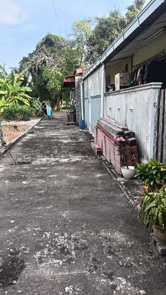 1-storey Terraced House for Sale in Klang (Selangor) - Rohana Ishak - Exterior - PropertyGuru.com.my